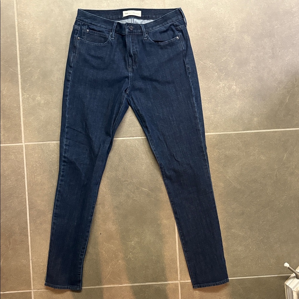 GAP Women's Dark Blue Skinny Jeans (size 29)